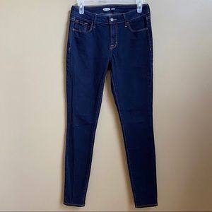 Old Navy Rockstar Skinny Jeans 
Size 4 long